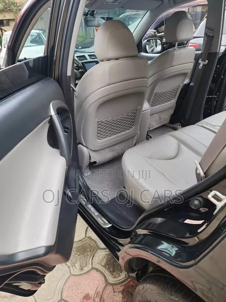 Toyota RAV4 2010 Black