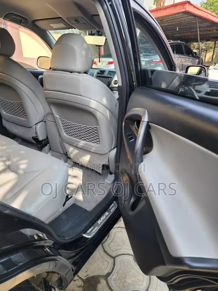 Toyota RAV4 2010 Black