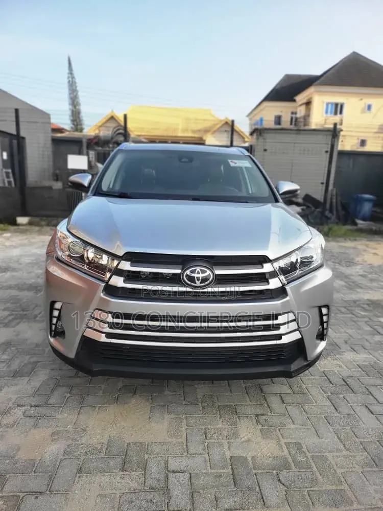 Toyota Highlander XLE 2019 Silver