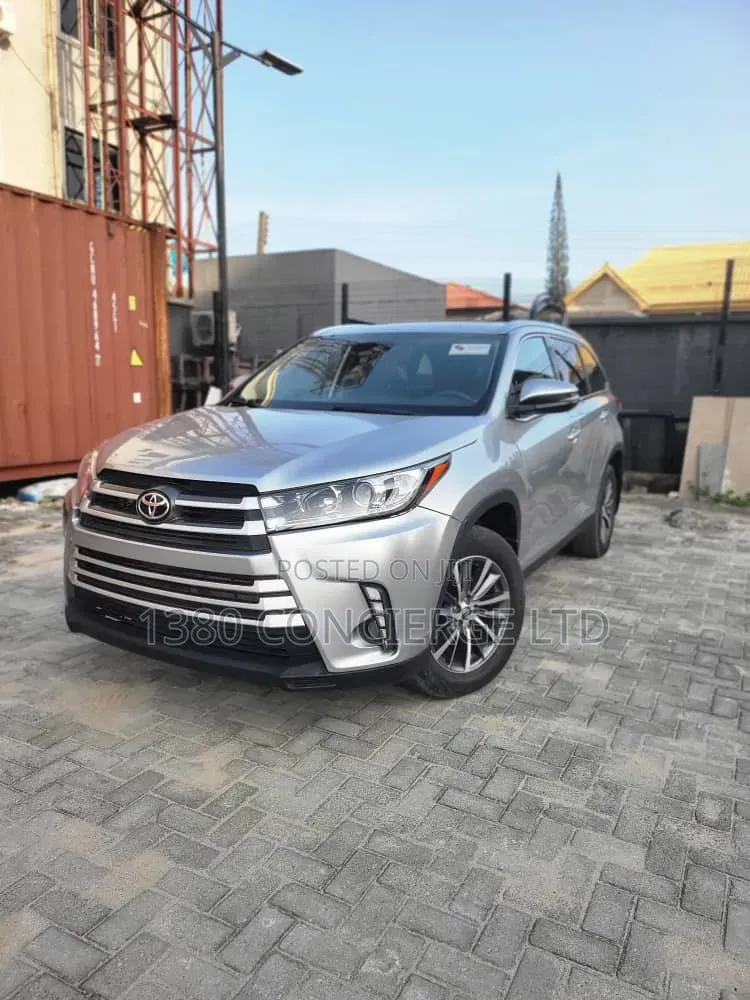 Toyota Highlander XLE 2019 Silver