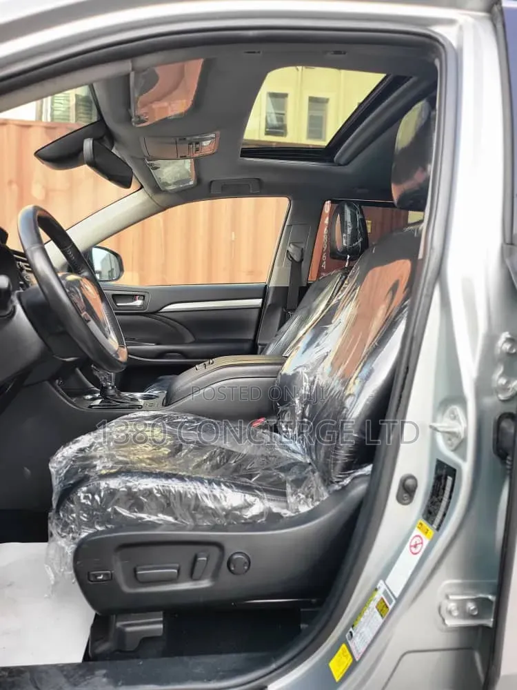 Toyota Highlander XLE 2019 Silver