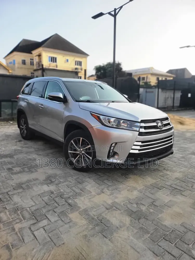 Toyota Highlander XLE 2019 Silver