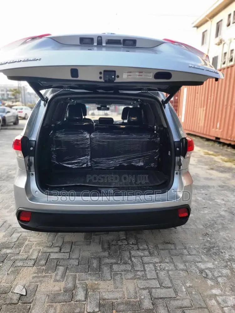 Toyota Highlander XLE 2019 Silver