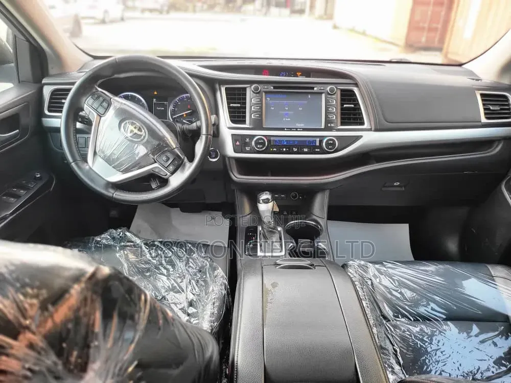 Toyota Highlander XLE 2019 Silver