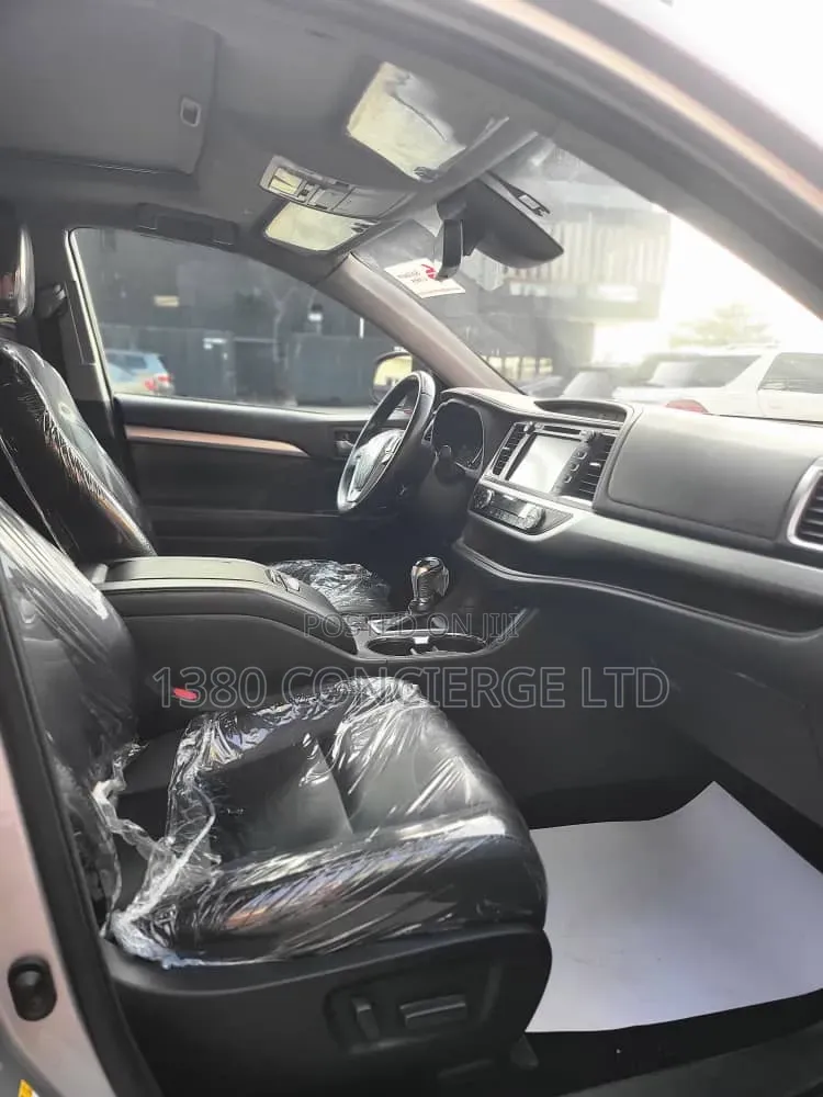 Toyota Highlander XLE 2019 Silver