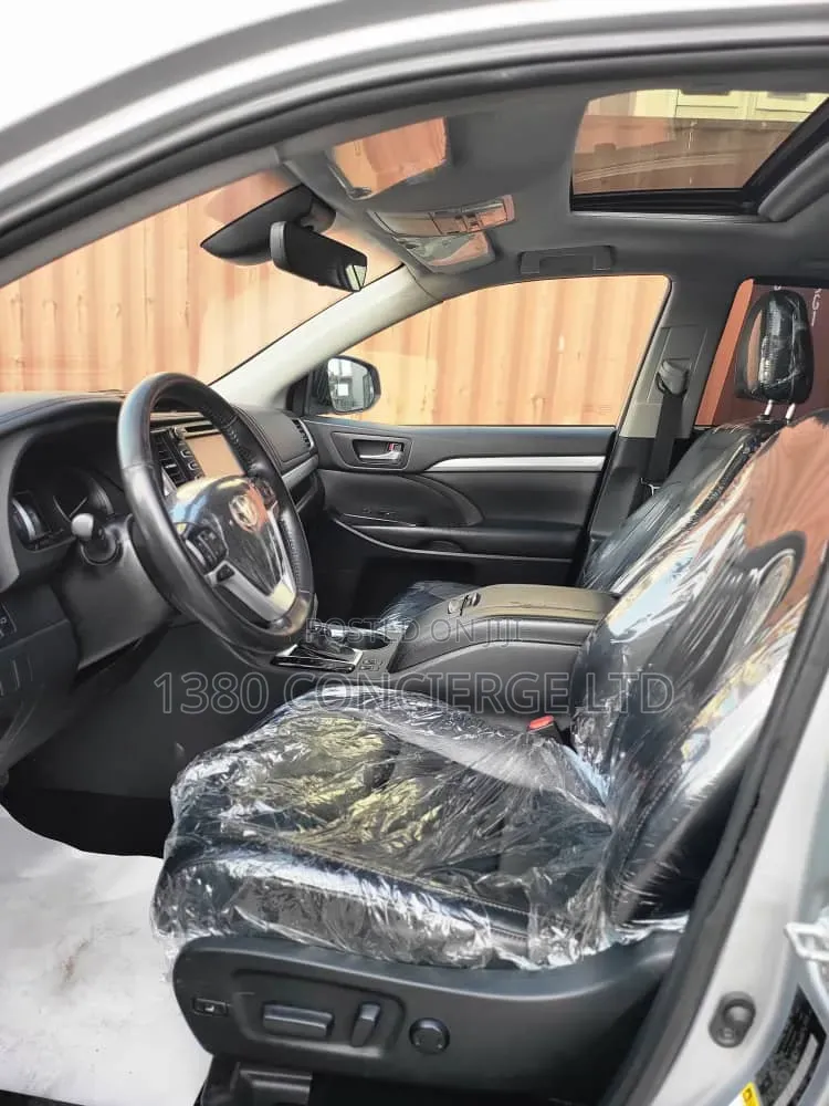 Toyota Highlander XLE 2019 Silver