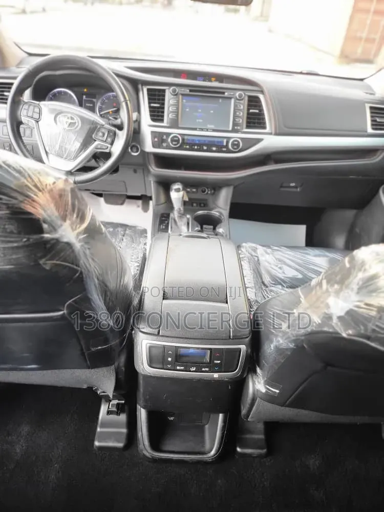 Toyota Highlander XLE 2019 Silver