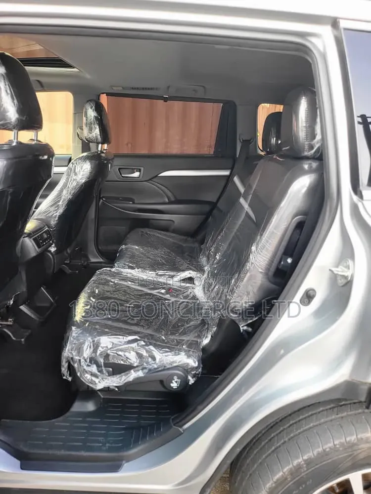 Toyota Highlander XLE 2019 Silver