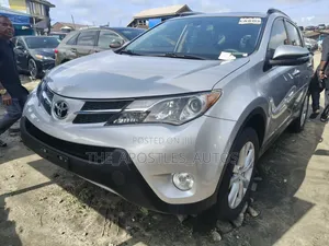 Toyota RAV4 Limited 4dr SUV AWD (2.5L 4cyl 6A) 2014 Silver