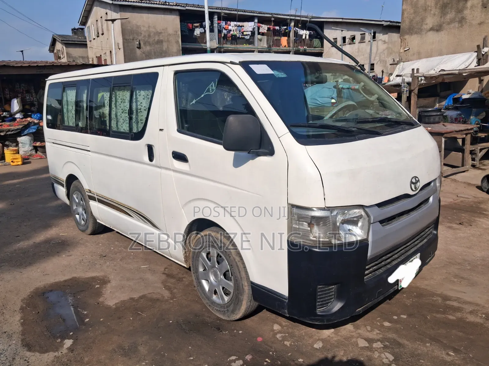 Toyota HiAce 2014 White