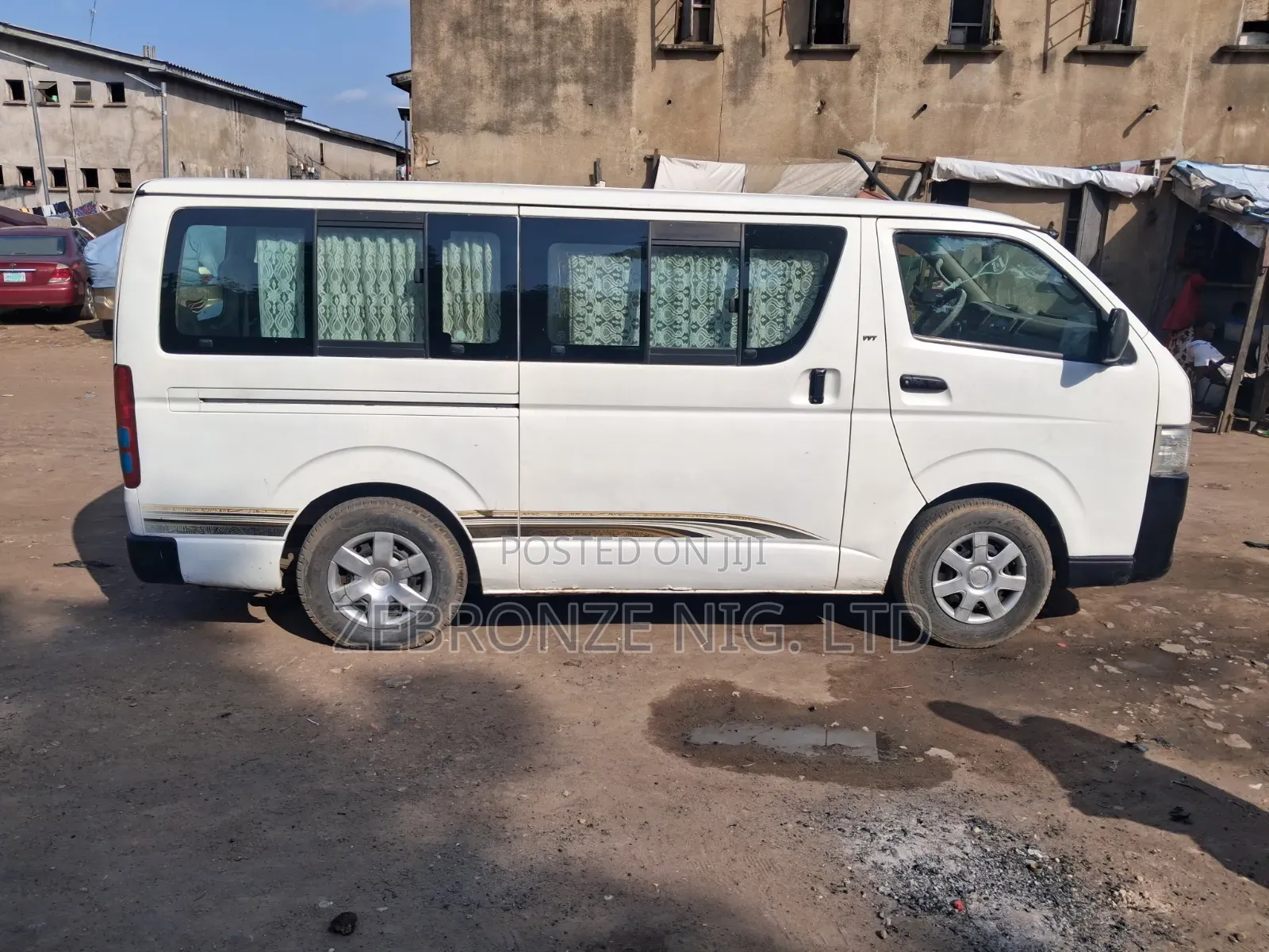 Toyota HiAce 2014 White