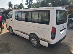 Toyota HiAce 2014 White