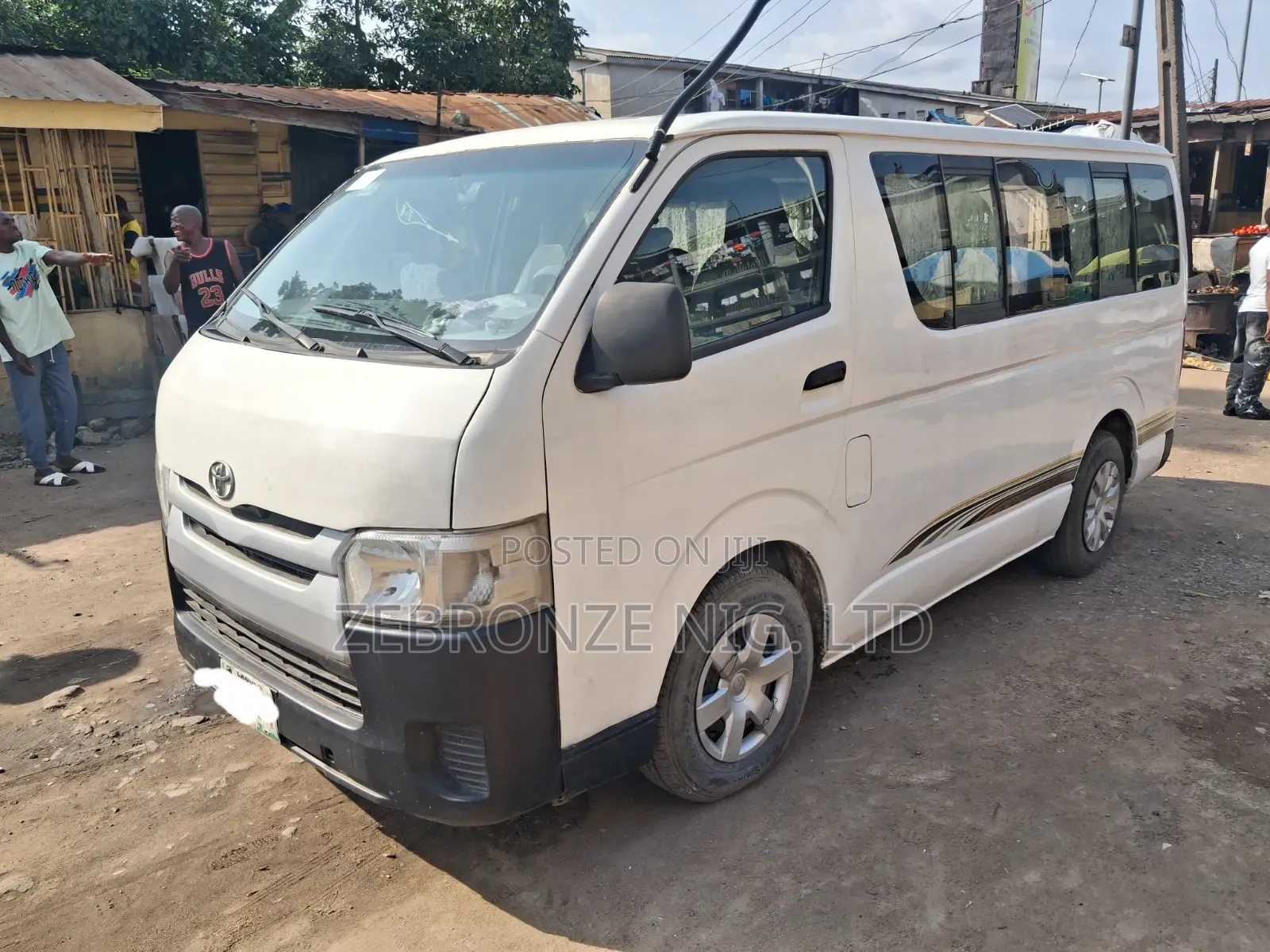 Toyota HiAce 2014 White