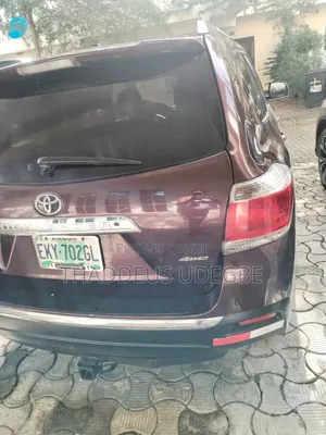 Toyota Highlander Limited 2011 Maroon