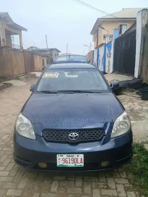 Toyota Matrix XR Hatchback FWD (1.8L 4cyl 4A) 2004 Blue