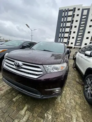 Toyota Highlander Limited 2012 Gray