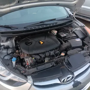 Hyundai Elantra 2011 Silver