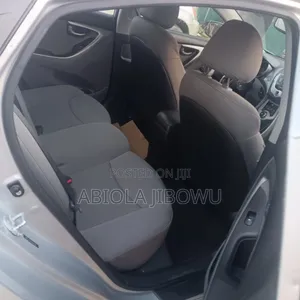 Hyundai Elantra 2011 Silver
