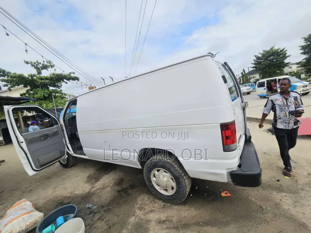 Ford E250 2008 White