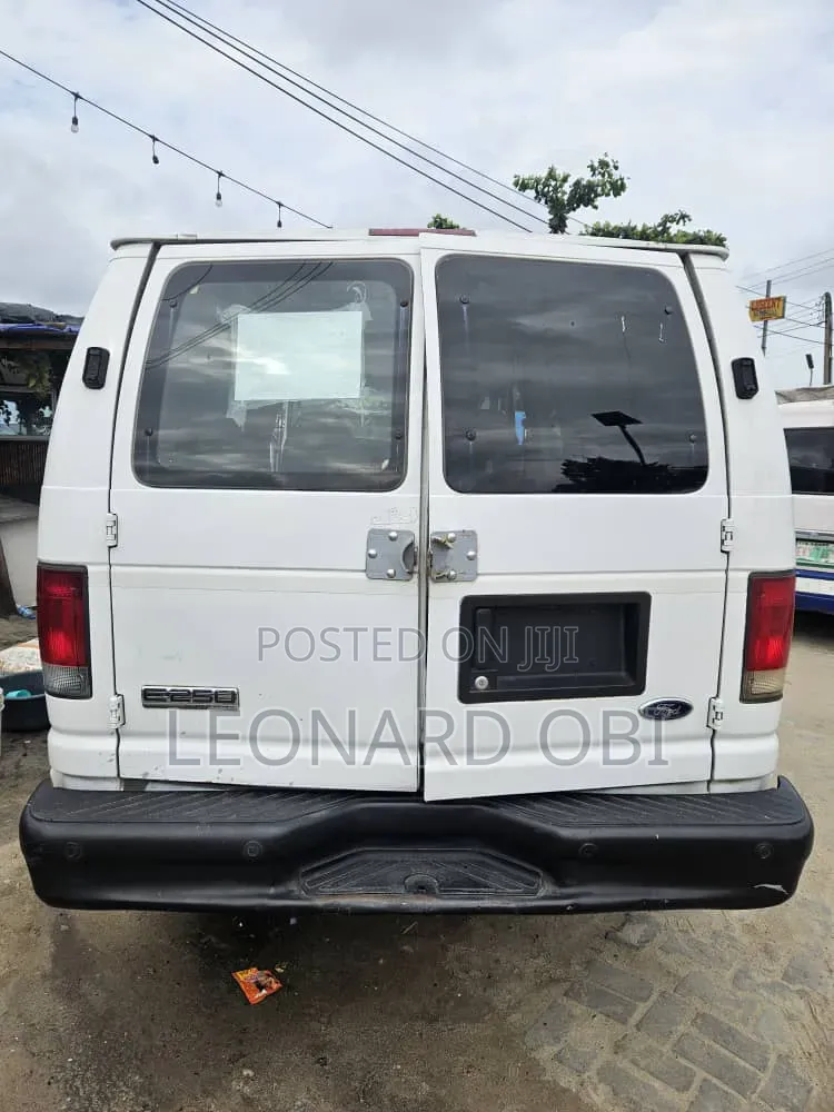 Ford E250 2008 White