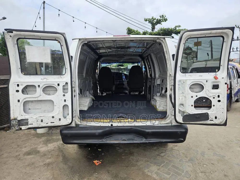 Ford E250 2008 White