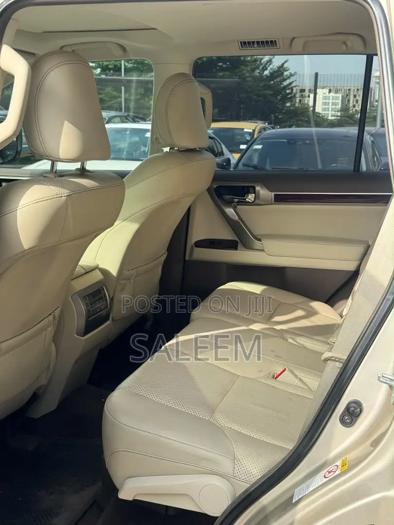 Lexus GX 2012 Gold