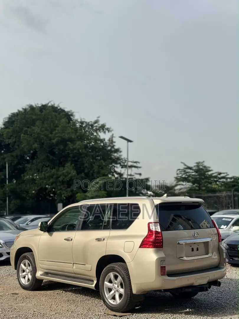 Lexus GX 2012 Gold