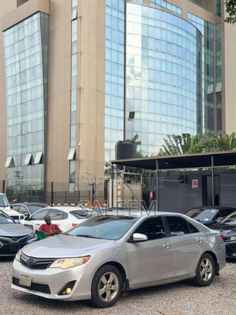 Toyota Camry 2012 Silver