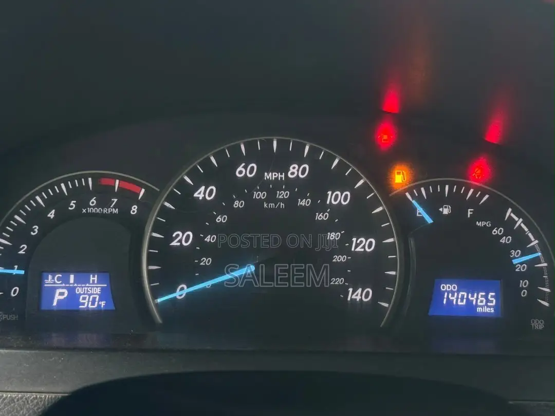 Toyota Camry 2012 Silver