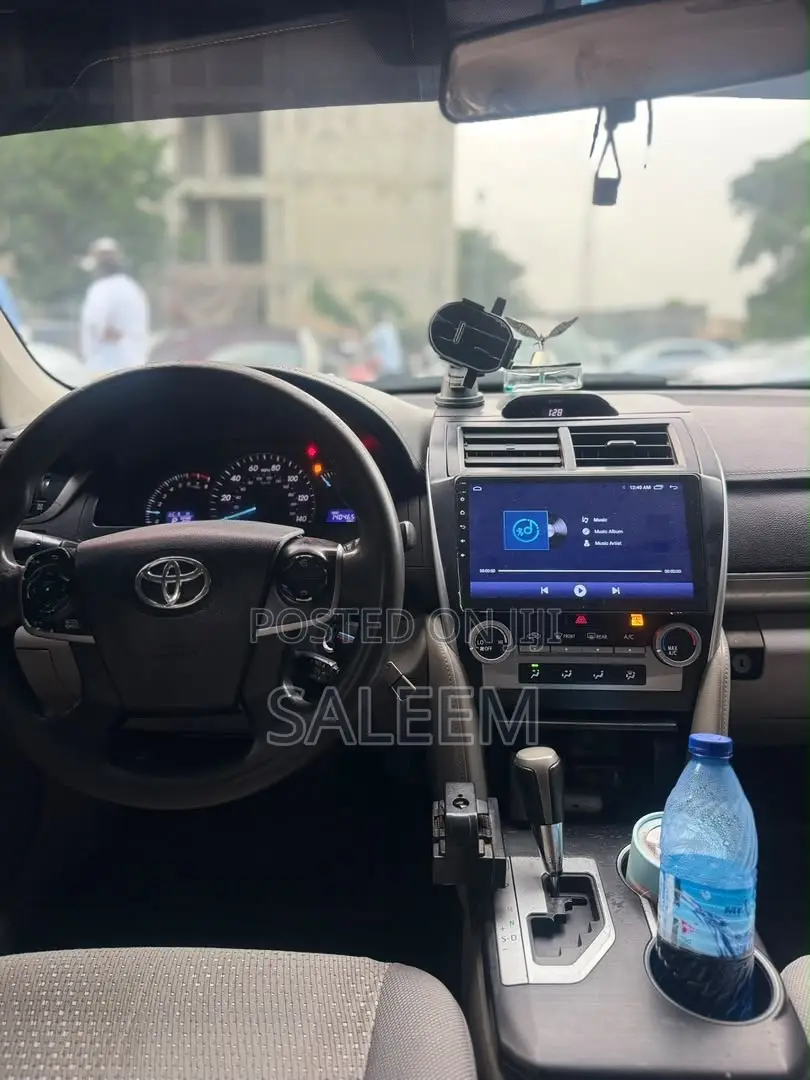 Toyota Camry 2012 Silver