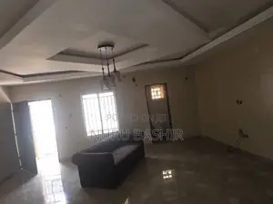 3bdrm Block of Flats in Zionist Estate, Akala Express for rent