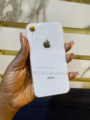 Apple iPhone XR 64 GB White