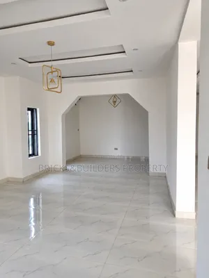 5bdrm Duplex in Guzape District for sale