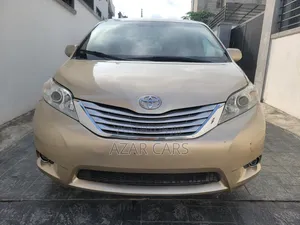 Toyota Sienna LE 7 Passenger Mobility 2011 Gold