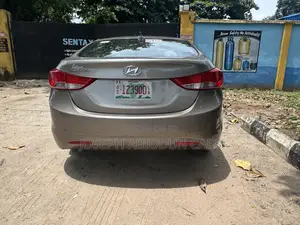 Hyundai Elantra 2013 Gold