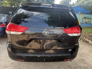 Toyota Sienna LE AWD 7-Passenger 2013 Black