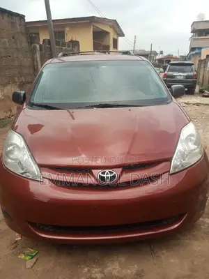 Toyota Sienna LE 2009 Burgundy
