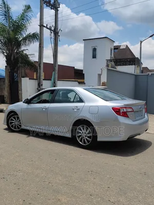 Toyota Camry SE 4dr Sedan (2.5L 4cyl 6A) 2014 Silver