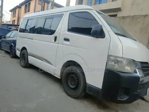 Toyota HiAce 2012 White