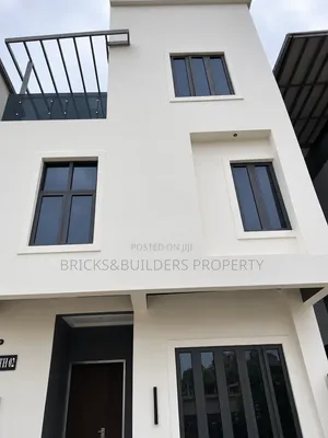 5bdrm Duplex in Guzape District for sale
