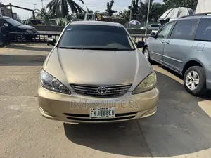 Toyota Camry 2006 Gold