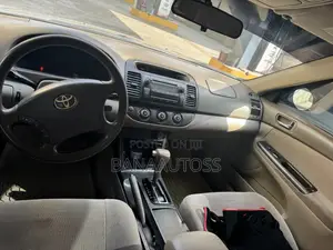 Toyota Camry 2006 Gold