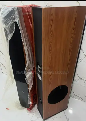 Immaculate UK Floor Standing Welling Elegance Studio/Home Speakers