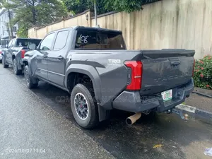 Toyota Tacoma Limited Double Cab 4WD 5.0 ft. SB 2025 Gray