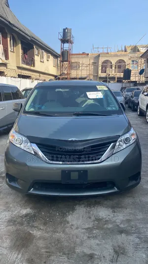 Toyota Sienna LE 8 Passenger 2012 Green
