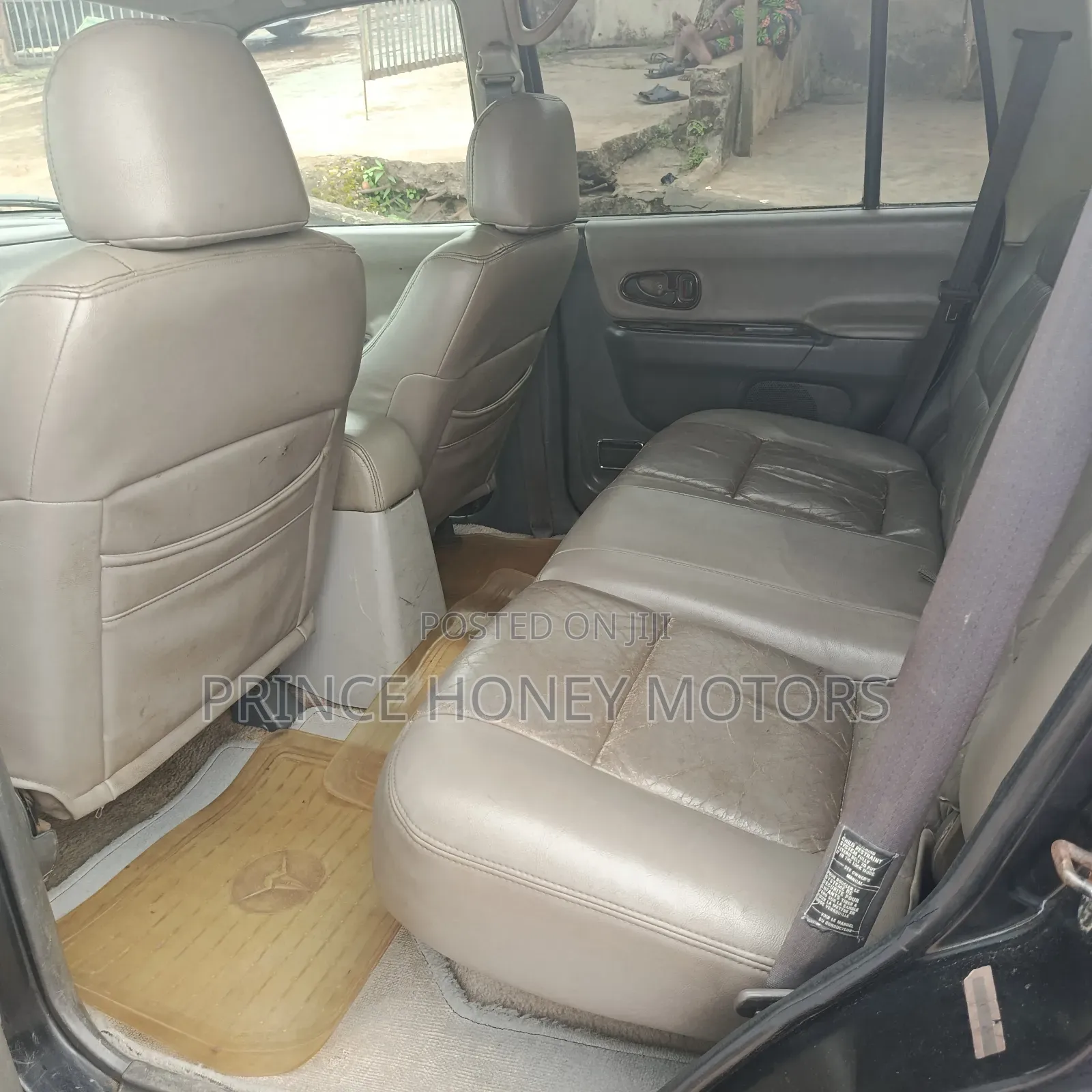 Mitsubishi Pajero GLS 2000 Black