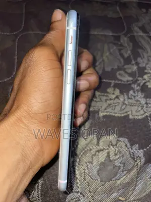 Apple iPhone XR 64 GB White