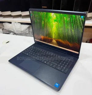 New Laptop Alienware 16 Aurora 16GB Intel Core 7 SSD 512GB