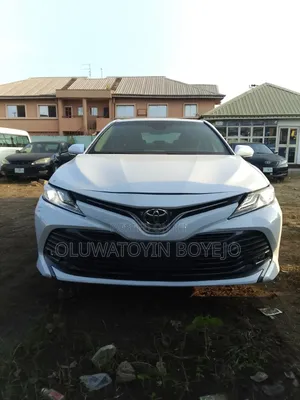 Toyota Camry 2018 White