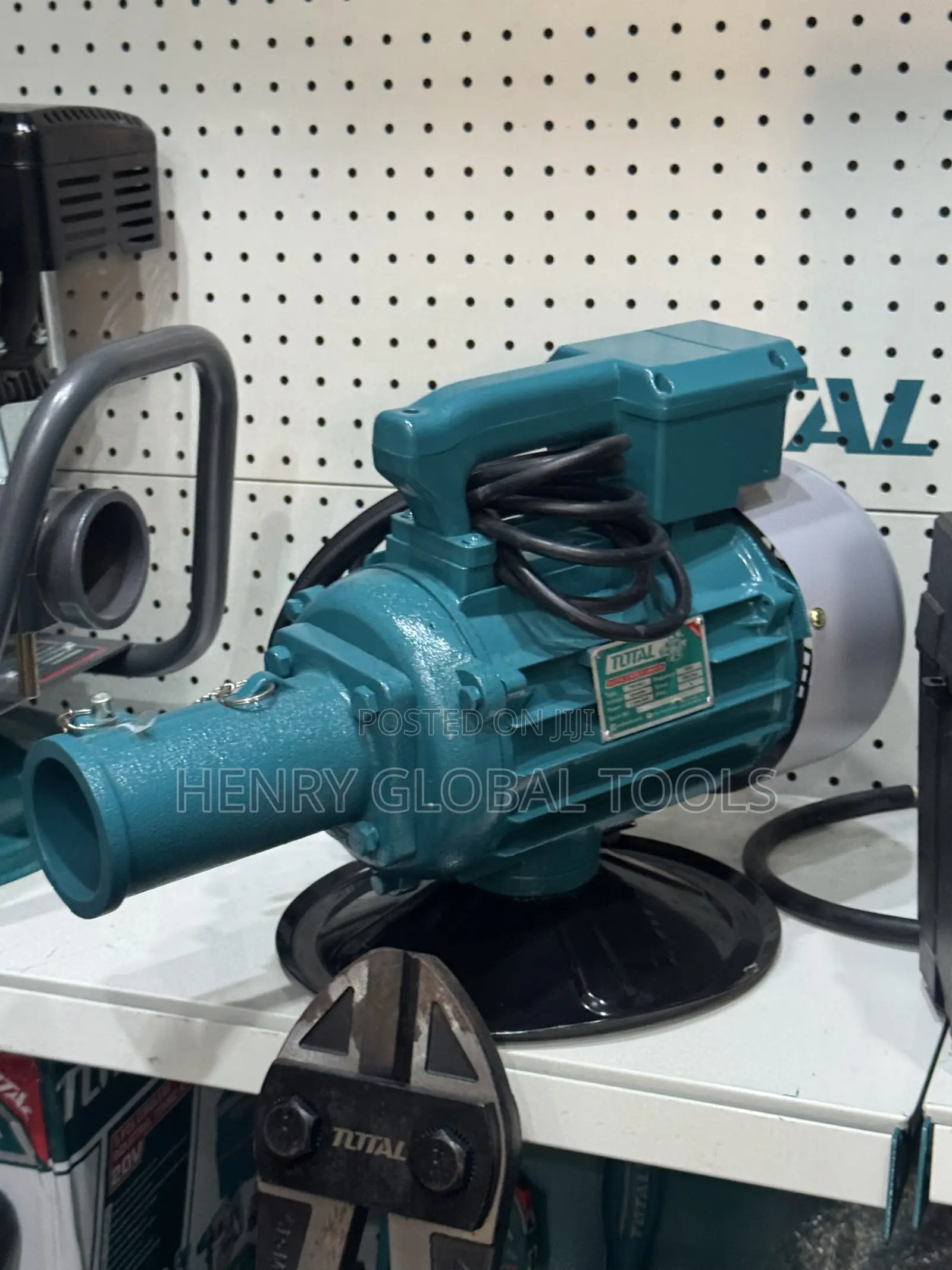 TOTAL Electric Concrete Vibrator